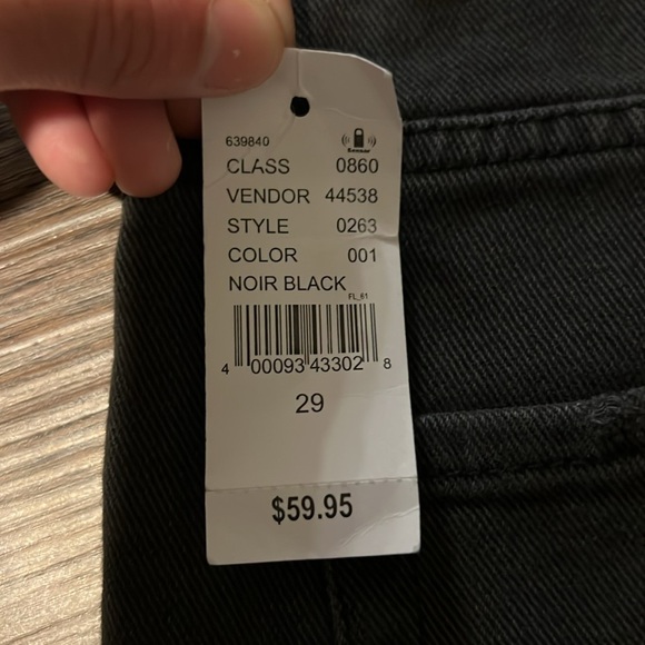 NWT Pacsun High Rise Straight Raw Edge Hem Black Distressed Denim Jean Size 29 - Picture 3 of 5